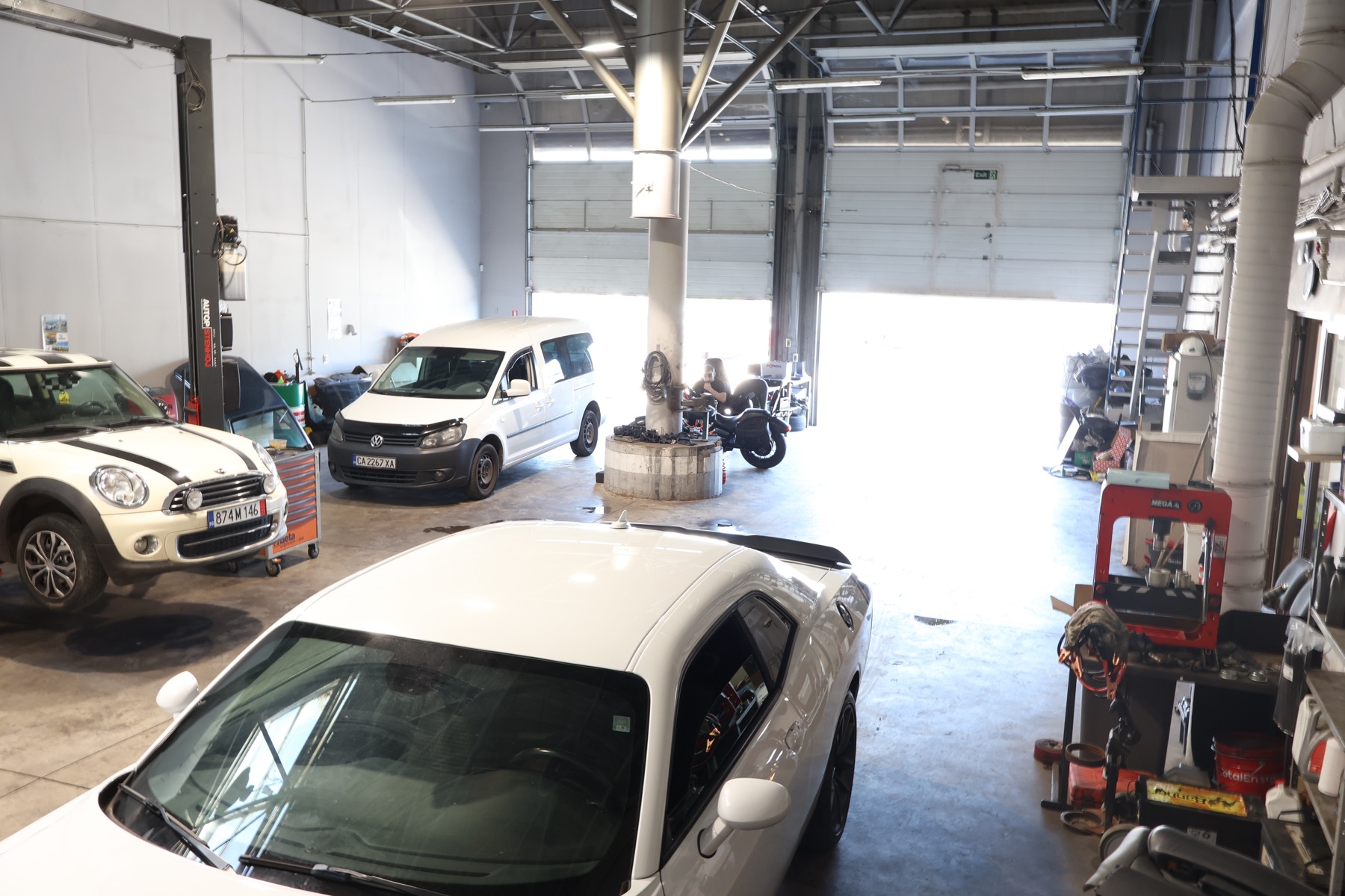 Auto truck service