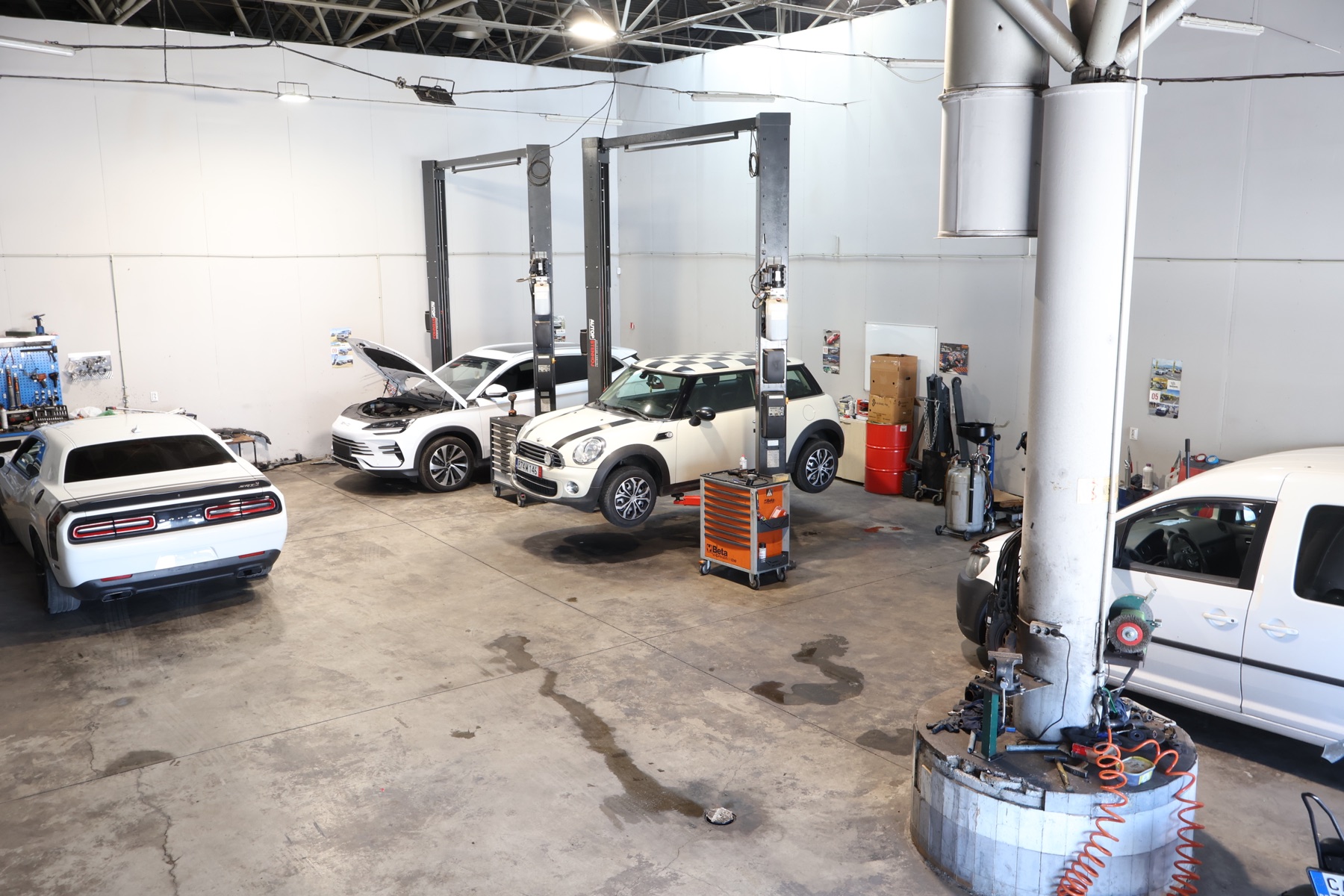 Auto truck service